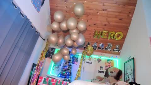 Snapshot of kyliekandy chatting on December 25, 2:03 am online show from December 25, 2:03 am