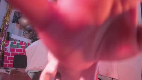 Snapshot of kyliekandy chatting on December 27, 2:58 am online show from December 27, 2:58 am