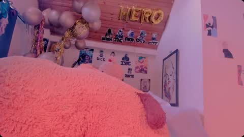 Snapshot of kyliekandy chatting on February 4, 12:44 pm online show from February 4, 12:44 pm