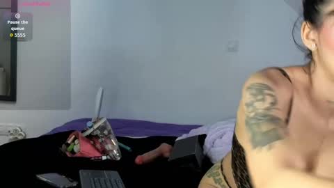 kyliemamihottie online show from October 27, 10:08 am