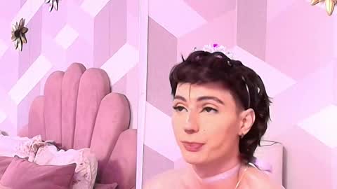 Kylie jl online show from November 9, 5:00 pm