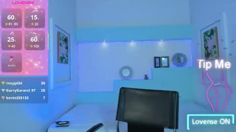 Snapshot of kyliewest6 chatting on March 9, 8:51 am Kylie West online show from March 9, 8:51 am