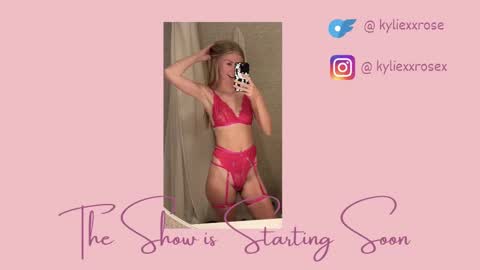 Snapshot of kyliexxrose chatting on October 26, 4:18 am Kylie online show from October 26, 4:18 am