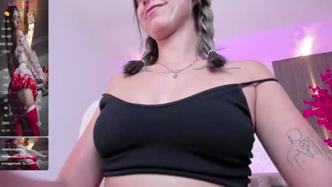 Snapshot of kyliie_jones chatting on December 18, 5:10 pm KYLIE online show from December 18, 5:10 pm