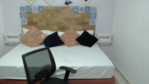 Kylie online show from February 1, 6:43 am