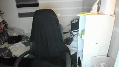 Eynah online show from April 17, 4:10 pm