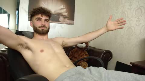 KyloEast online show from May 18, 4:46 pm