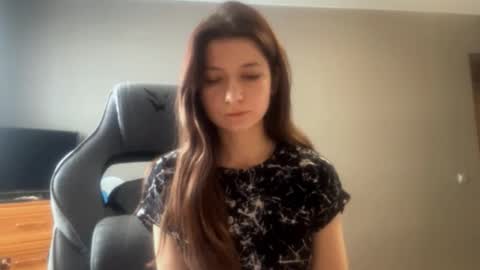 Snapshot of kymberlychimes chatting on February 24, 11:19 am Kary online show from February 24, 11:19 am