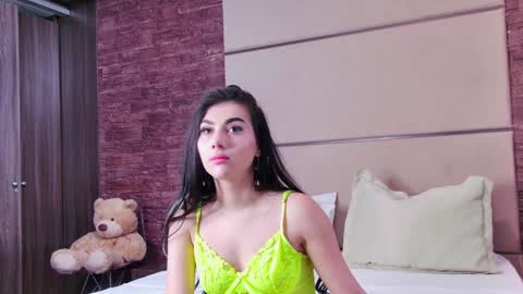 Snapshot of kyrahill_ chatting on January 3, 8:32 pm Kyra online show from January 3, 8:32 pm