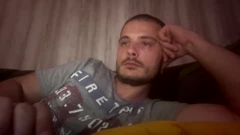 kyravee online show from April 23, 8:33 pm