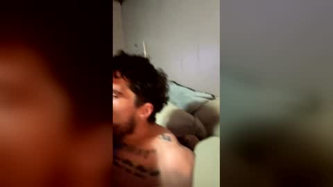 Snapshot of kyrooo13 chatting on February 21, 9:38 pm kyrooo13 online show from February 21, 9:38 pm