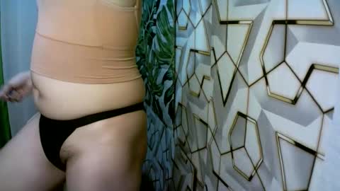 kyutshyne online show from April 13, 12:05 am