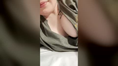 l0velynae online show from July 2, 5:52 pm