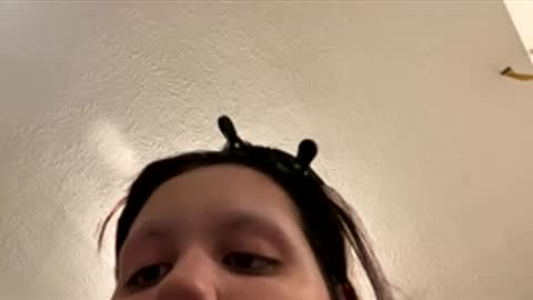 Lily online show from February 1, 1:09 pm