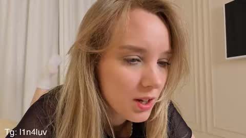 Snapshot of l1n4luv chatting on October 28, 10:12 pm lina online show from October 28, 10:12 pm