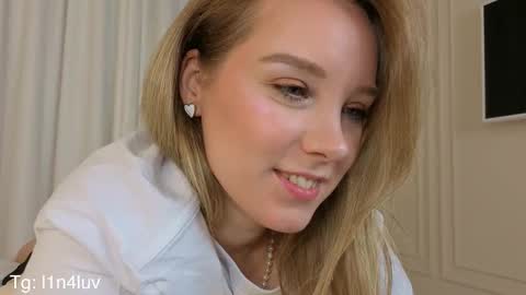 Snapshot of l1n4luv chatting on November 11, 9:26 pm lina online show from November 11, 9:26 pm