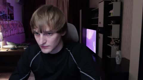 Snapshot of l1onkennedy chatting on November 18, 8:24 pm l1onkennedy online show from November 18, 8:24 pm