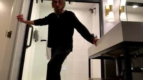 Snapshot of l3ftbeard chatting on December 1, 6:07 am Beard online show from December 1, 6:07 am