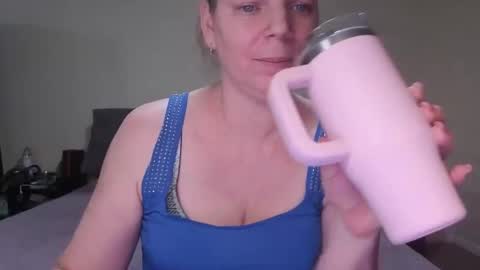 l4dyc4pricorn76 online show from February 11, 12:21 pm