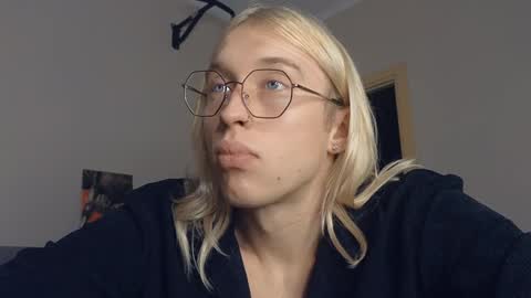 Adonis online show from December 28, 1:49 pm