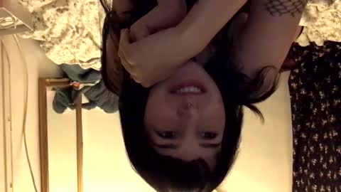 Snapshot of l_o_u_v_e chatting on November 11, 5:35 pm l_o_u_v_e online show from November 11, 5:35 pm