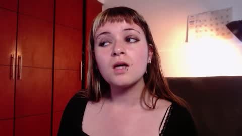 Snapshot of la_femme_fatale_ chatting on November 8, 9:13 pm Hanna FREE ONLYFANS online show from November 8, 9:13 pm