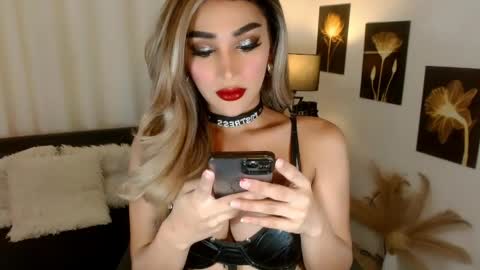 ISABEL online show from March 20, 3:00 am