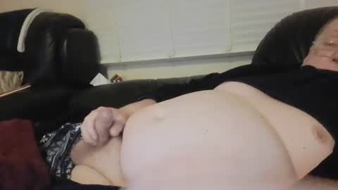 labialuv2suck online show from February 16, 8:05 pm