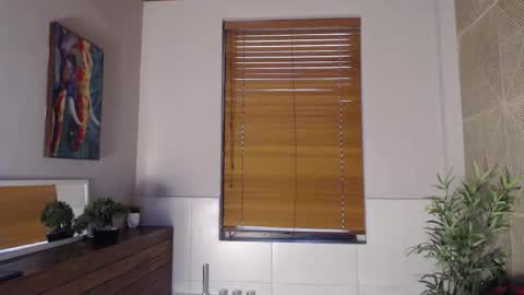 labrinthteasing online show from January 9, 2:09 pm