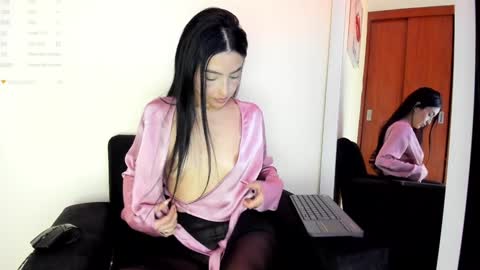 lace_victoria online show from December 21, 4:30 am