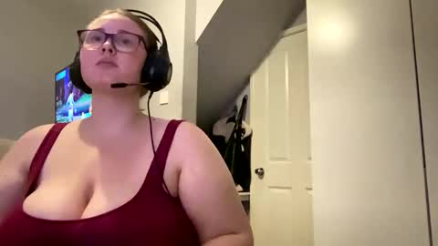 Snapshot of laceybaby20 chatting on December 2, 1:55 am laceybaby20 online show from December 2, 1:55 am