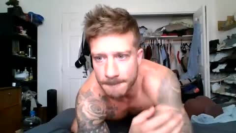 Snapshot of lacrioxcum18 chatting on October 1, 4:24 pm lacrioxcum18 online show from October 1, 4:24 pm