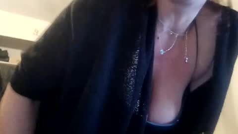 Snapshot of lacybell chatting on January 13, 1:33 am lacybell online show from January 13, 1:33 am