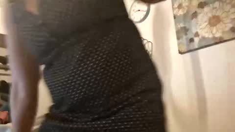 Snapshot of lacybell chatting on February 14, 4:09 am lacybell online show from February 14, 4:09 am