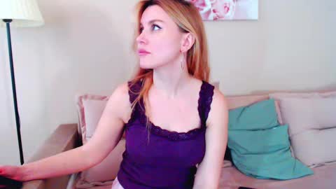 Lady  moon   online show from January 26, 1:04 pm