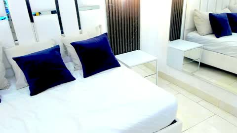 Lady  online show from April 4, 1:52 pm