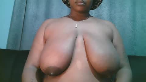 lady_dearra online show from April 6, 1:47 am