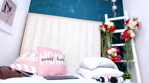 Snapshot of lady_falcon chatting on November 16, 2:17 am LADY online show from November 16, 2:17 am