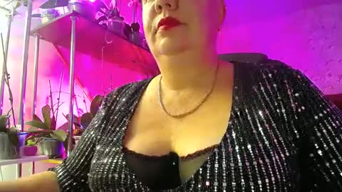 Lady Gloria online show from December 28, 1:06 pm