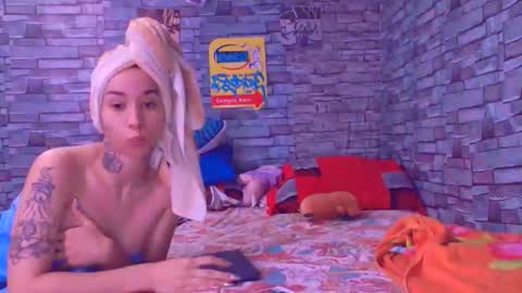 Snapshot of lady_godss chatting on December 3, 1:35 am Lady godss online show from December 3, 1:35 am