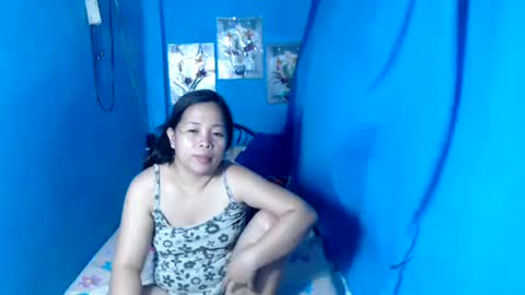 lady_in_bed69 online show from May 26, 11:12 pm