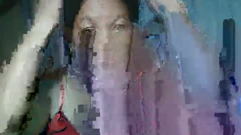 Snapshot of lady_love063 chatting on November 19, 7:08 am lady_love063 online show from November 19, 7:08 am