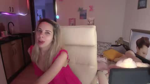 lady_smile69 online show from October 31, 10:00 pm