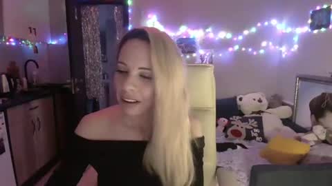 lady_smile69 online show from January 13, 8:25 pm