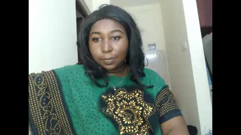 Snapshot of lady_twerky chatting on October 5, 3:32 pm Maya online show from October 5, 3:32 pm