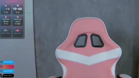 Snapshot of lady_yas chatting on January 22, 10:37 pm  Yas  online show from January 22, 10:37 pm