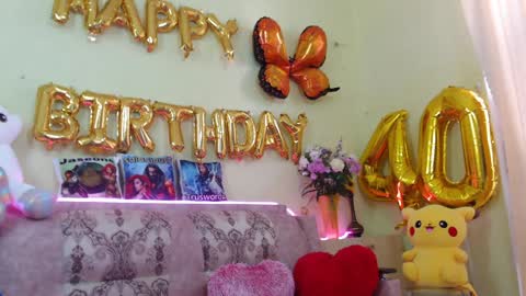 Snapshot of ladybigsmile chatting on January 22, 8:29 am Sima Ladybigsmile online show from January 22, 8:29 am