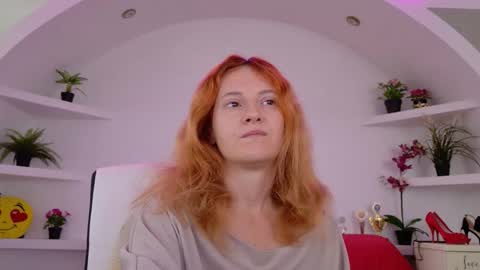 Snapshot of ladybigsmile chatting on September 16, 5:52 am Sima Ladybigsmile online show from September 16, 5:52 am