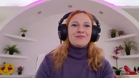 Snapshot of ladybigsmile chatting on September 18, 6:26 am Sima Ladybigsmile online show from September 18, 6:26 am