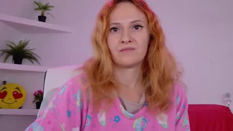 Snapshot of ladybigsmile chatting on September 21, 6:59 am Sima Ladybigsmile online show from September 21, 6:59 am